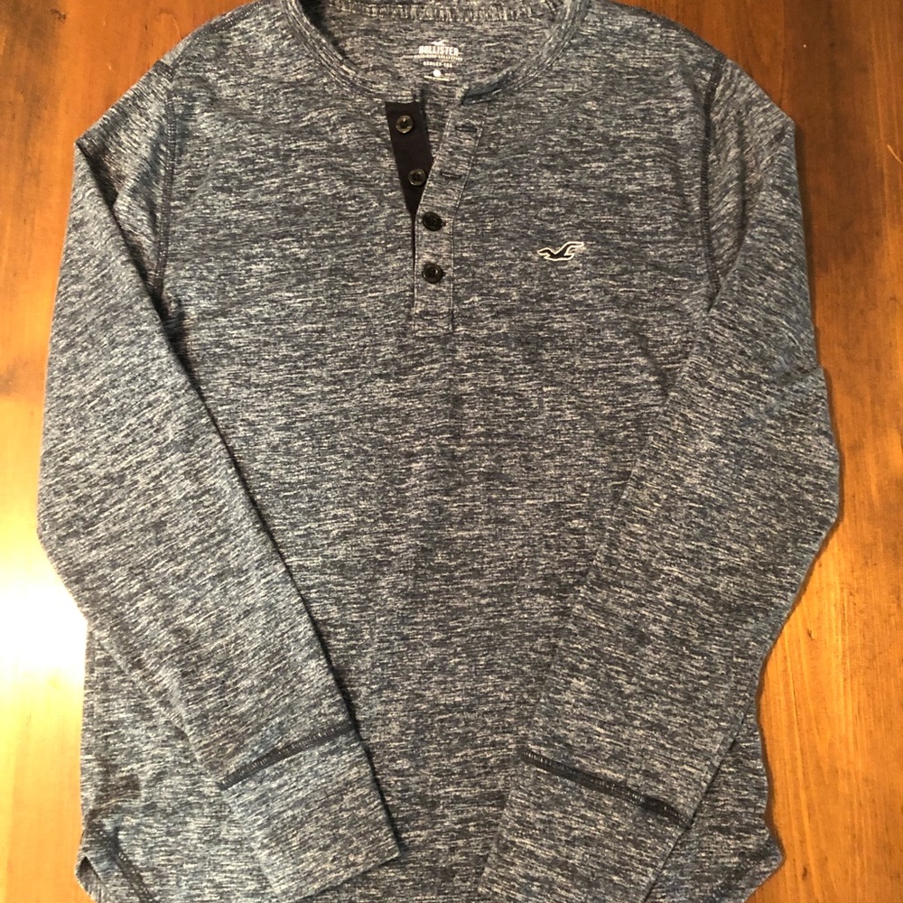 Men’s Hollister size XS long sleeved shirt